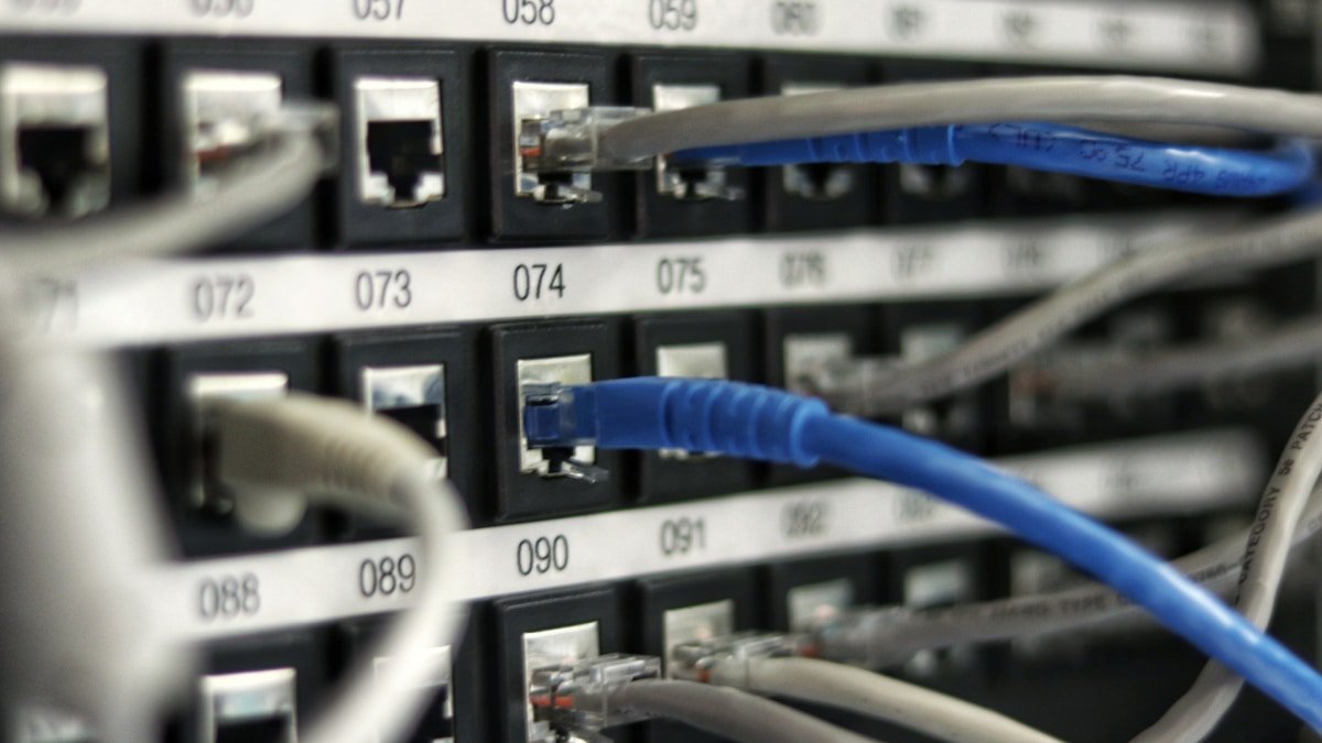 Engineering Resilient Multi-WAN Networks: Combining Starlink Satellites with Dedicated Fibre in Africa